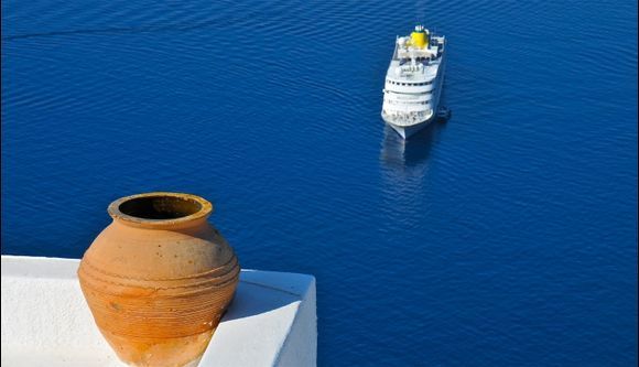 Solo Ship Santorini