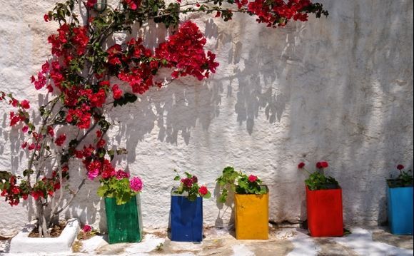 Mykonos colours and pots