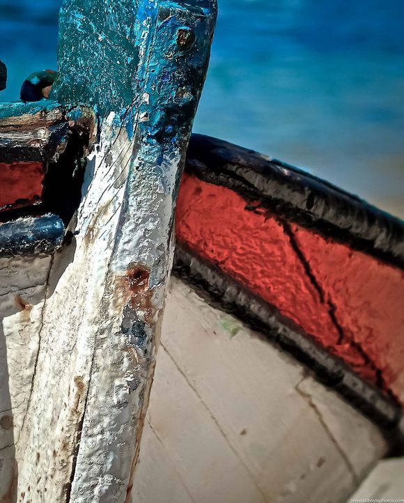 ....rusty old boat colours....