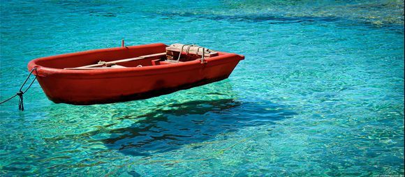 ....vangelis's little red boat....piso livadi....
...i love the clear aqua water out here... the clarity and light is so 