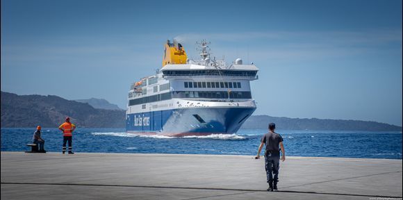 ...yay!...time to sail again...I love this boat; always taking me to gorgeous islands.....Syros next....:)