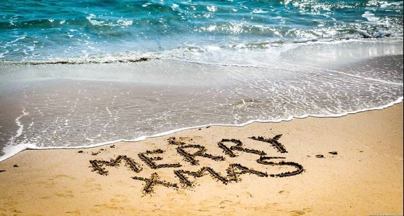 Merry Christmas to Greeka and my Greeka friends.
Wishing you all a brilliant time with friends and loved ones....Here's also wishing for a fresh new year ahead with safe opportunities to travel and visit those beautifully, awesome Greek islands...:) 
Stay safe, stay happy....Ali X 