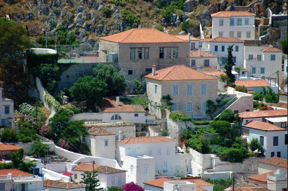 There are many beautiful houses and buildings on Hydra