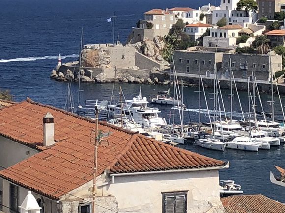 Overview to the harbour of Hydra