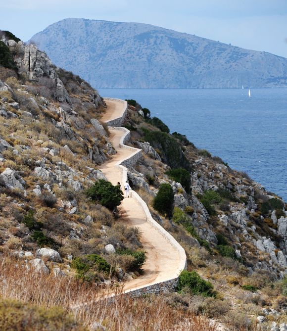 Walkway to Vlichos and Plakes beaches