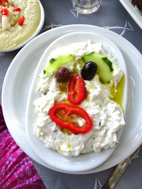 the cook must have drunk a lot of ouzo... but funny tzatziki !