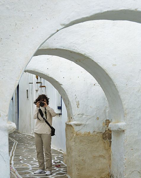 Photographer under the arches