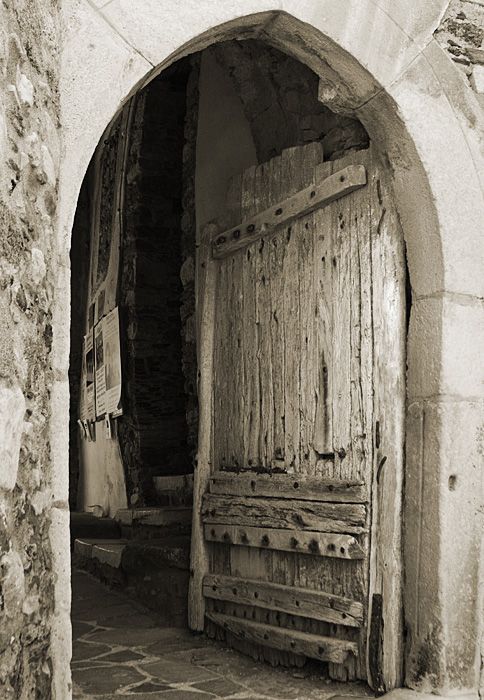 Arched doorway near the Venetian Museum, Kastro, Naxos