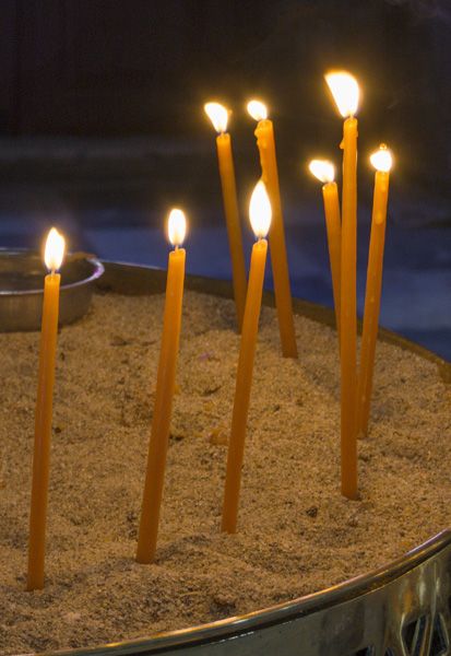 Ekatontapiliani candles