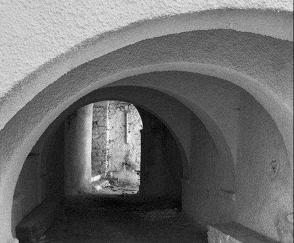 Arches in Aperathos.