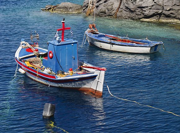 Boats in Ammoudi harbour