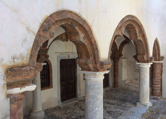 Arches at Emporio Castle
