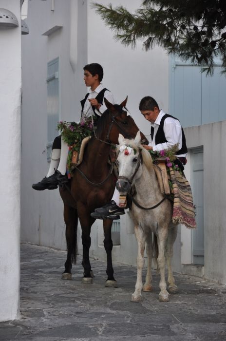 Traditional wedding in Apollonia