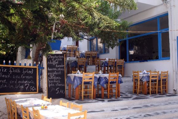 Kastraki Taverna near beach