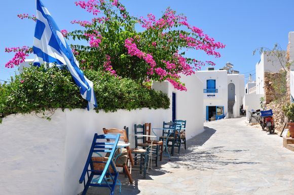 Iraklia street in Greek colours 