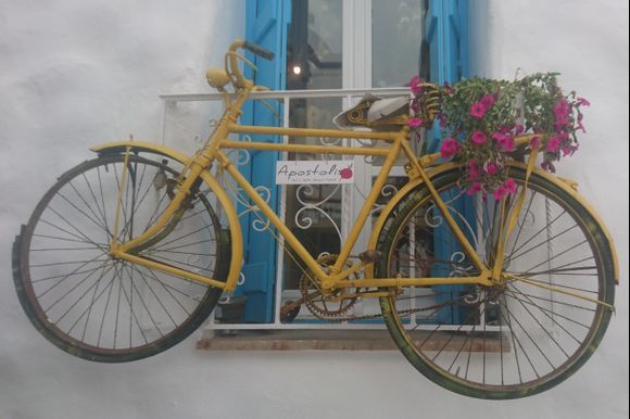 It's probably the most photographed bicycle in Greece 😀🚲 and it does make a pretty picture.

May 23, 2018