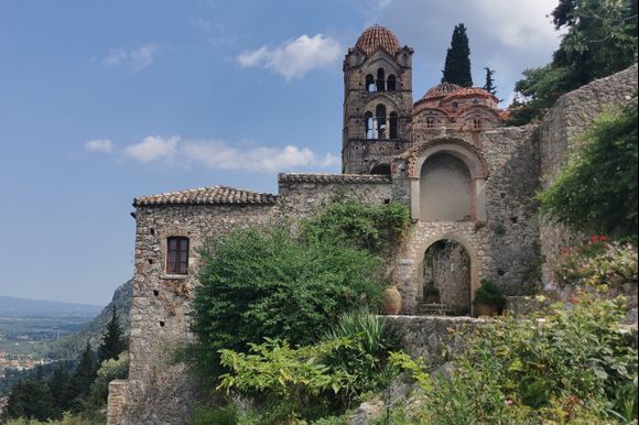 Back at Mystras, about 25 years after my first visit. Still enchanting! Took my time to discover all!

June 28, 2023