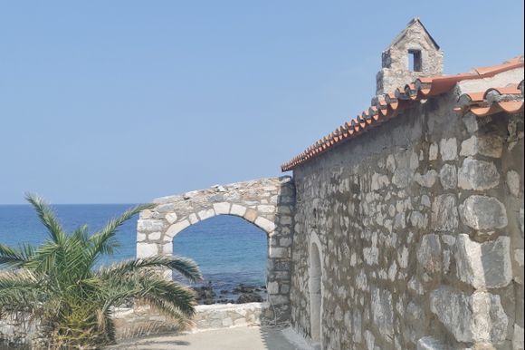 The little church of Agios Sostis at Limeni

June 30, 2023