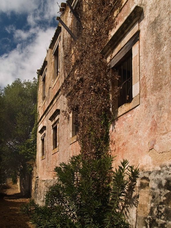 pre-earthquake villa, Svoronata