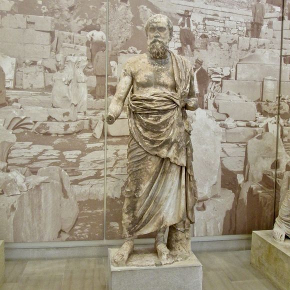Statue of Socrates 