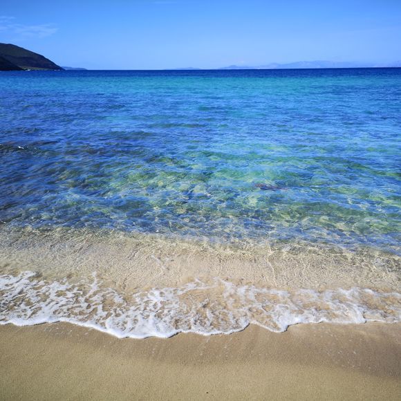 The impossibly clear blue waters of Diakofti beach
