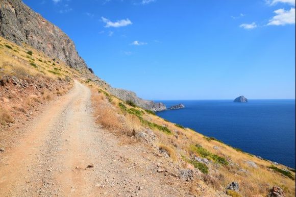 Through the land of the Gods 
(from Chora to Feloti Bay)