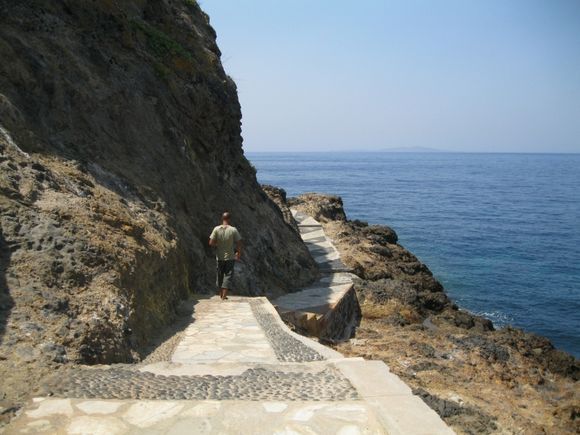 Path to beach near Mandraki