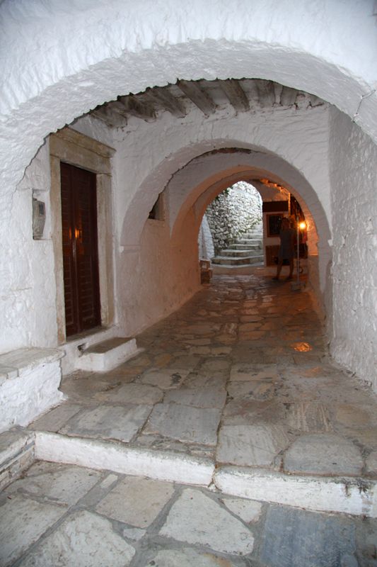 Alley of Apiranthos