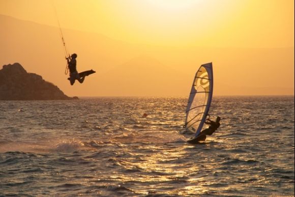 Some windsurfing and kitesurfing in Naxos island!