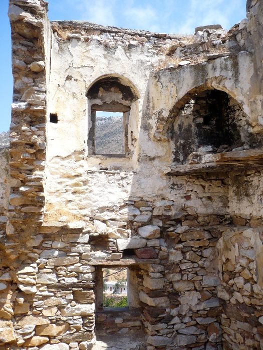 The inside of the Venetian tower on the road from Chora to Apollonas.
