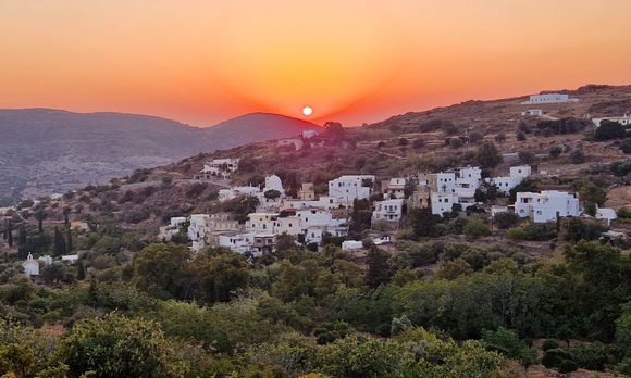 An incredible sunset from Potamia village, unfortunately, created by the smoke of the fires of Athens.... sad sad sad. Why nothing is working properly in this country? 