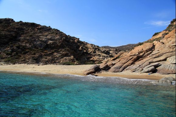 The beach of Tripiti, only accessible by boat. This is what we call a little paradise.
