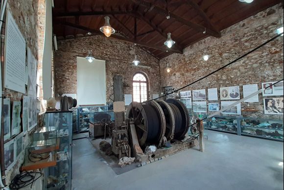 If you ever go to Lavrio to catch a ferry and have time to kill, don't miss the Mineralogical Museum.
https://www.greeka.com/attica/athens/sightseeing/mineralogical-museum/