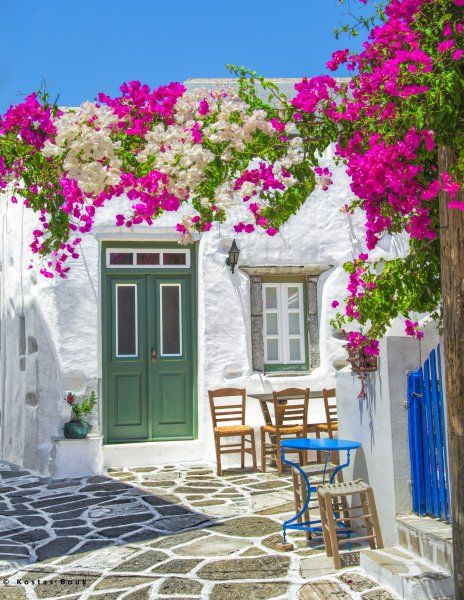 Cycladic architecture, colors, traditional materials, that blend with nature, the greek hospitality and give you the true meaning of relaxation and holidays..