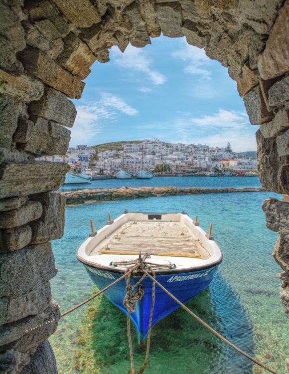 From the Venetian Castle - known also as Kastelli, built during the 15th cent. by the Sommaripa dynasty- you can enjoy the panoramic view of the picturesque harbour of Naoussa!