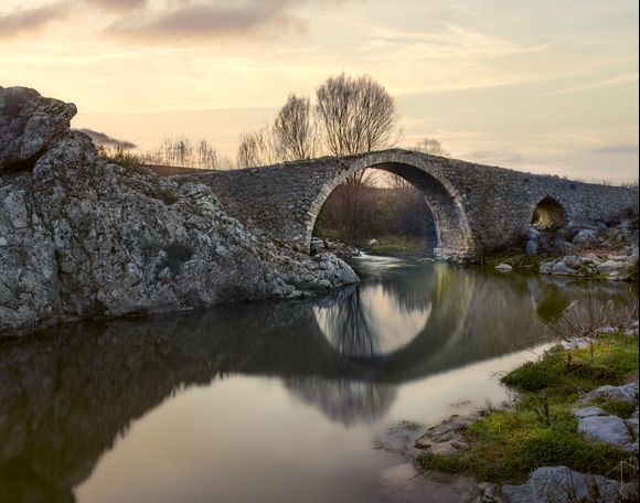 pld stone  bridge-Viotia
