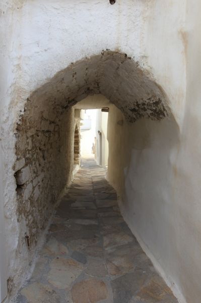 Naxos town narrow passes