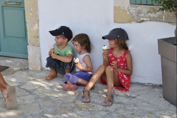 kids and icecream