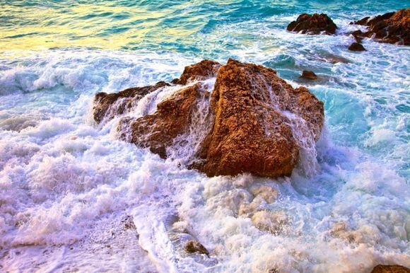 lefkada,agios nikitas : rock under foam