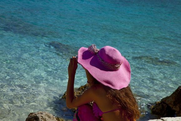 grece,ionian islands,lefkada,agios nikitas : pink hat & ionian sea