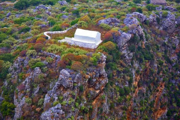 Amorgos, Lagada : small church in mountain