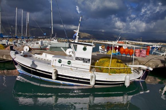 Kefalonia,Lixouri : port, fishing boat
