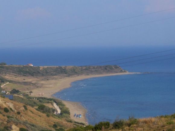 The long beach of Kaminia from the road to Lourdata