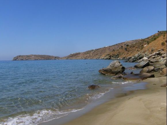 Agia Elousa small beach, between Paleopoli and Batsi
