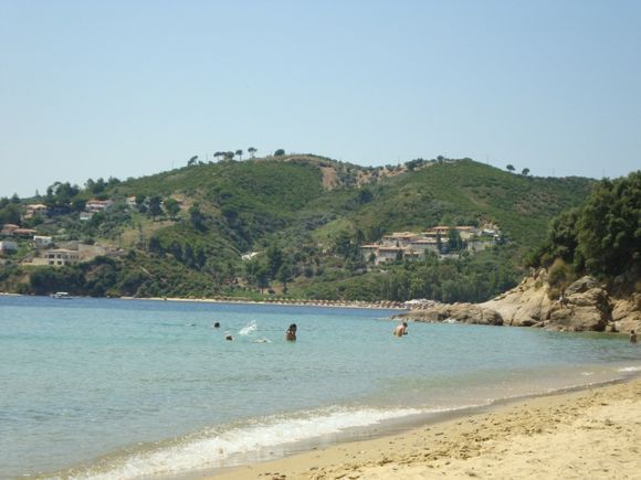 Vromolimnos beach