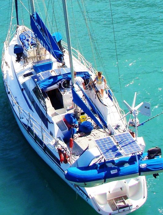 Yacht in Poros