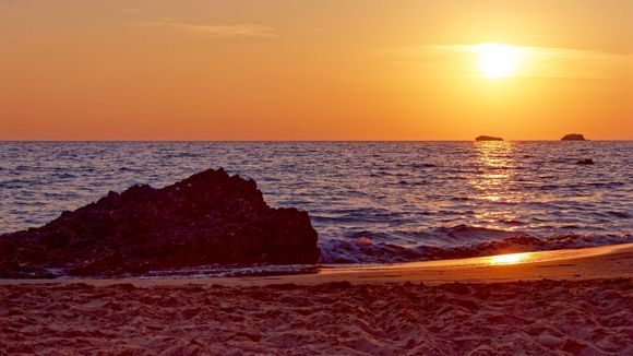 2018-09-20  -  19h.20 : Paliolinos Beach : Magical sunset !