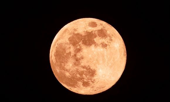 For Tonydeli, as promise.
The last Full Moon, from my balcony. 
