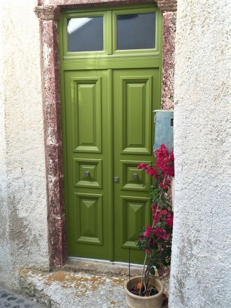 Green door in Pyrgos