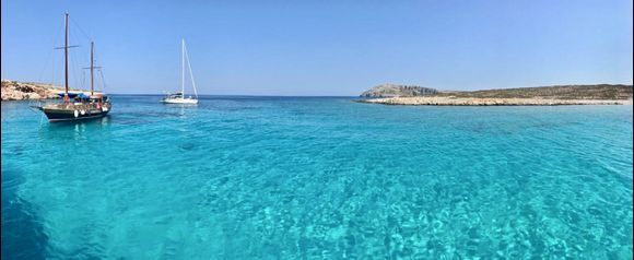 Daily excursion by boat from Pera Gialos to the little islands of Kounoupia and Koutsoumitis, where you can enjoy a swim in this wonderful sea :-)))
